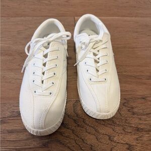 Tretorn Nylite White Canvas Sneakers 9 Tuckernuck